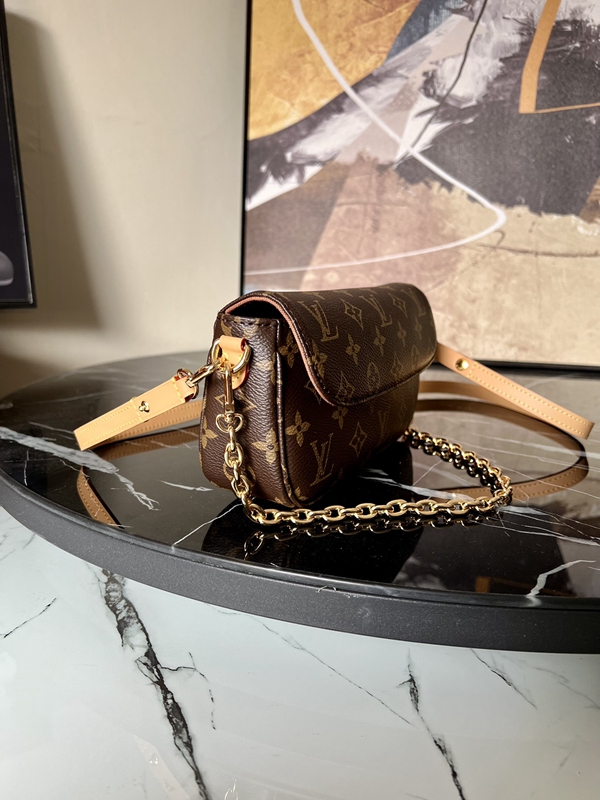 ルイヴィトンバッグ背面デザイン